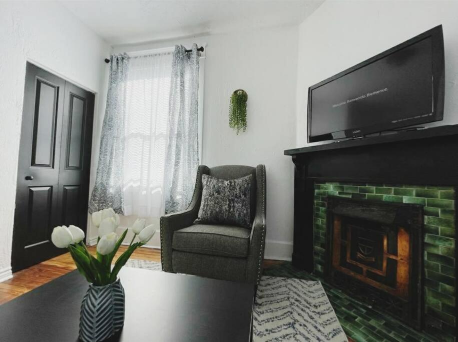 Lovely 2Br W Office Space - King Bed & Alexa Apartment Pittsburgh Exterior photo